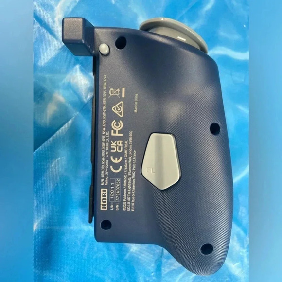 Pokémon  Legends: Arceus 
 - HORI - Nintendo Switch Split Pad Pro - Rare - Picture 6 of 16